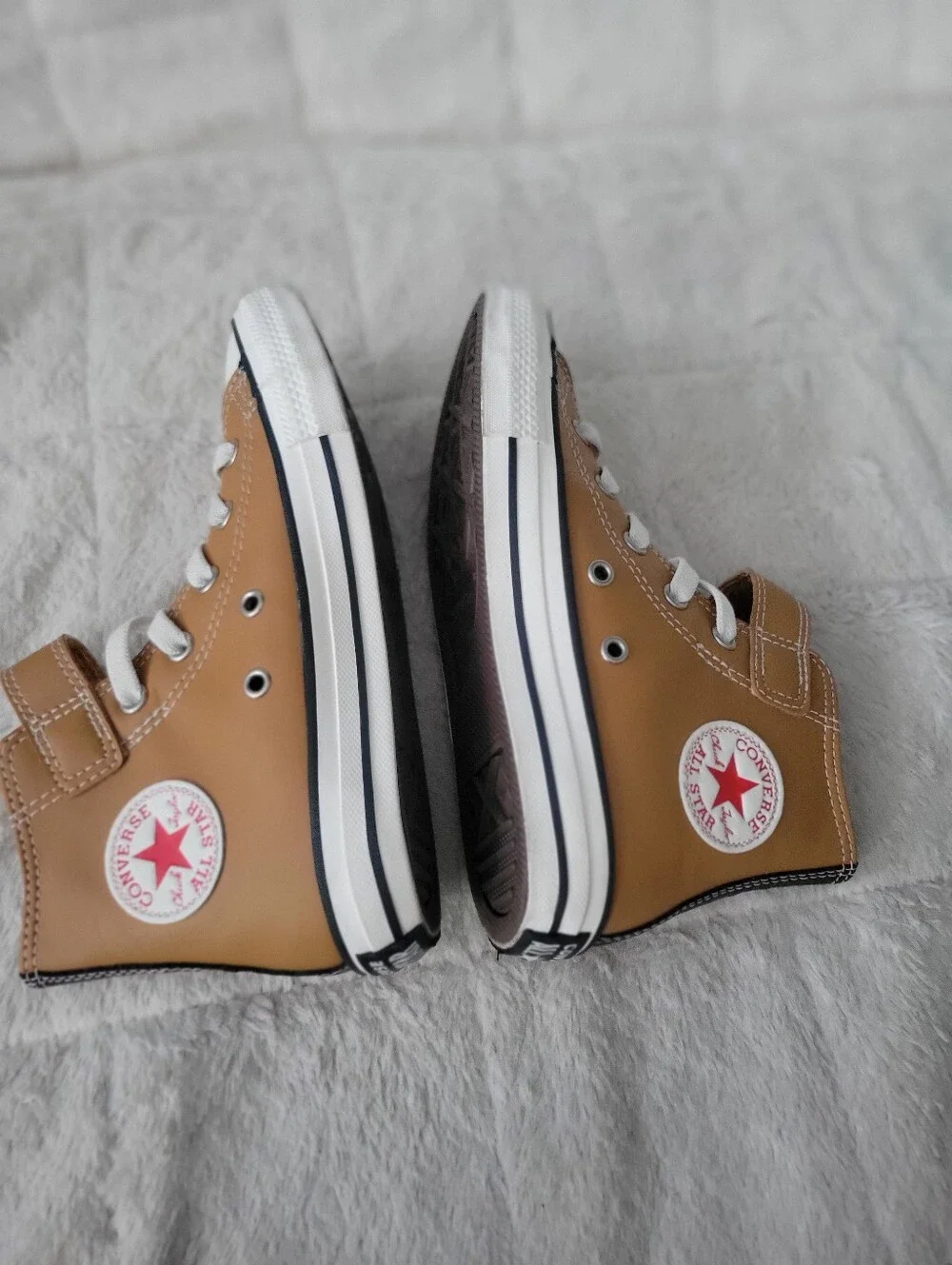 Converse Kids' High-Top Sneakers in Brown Size1